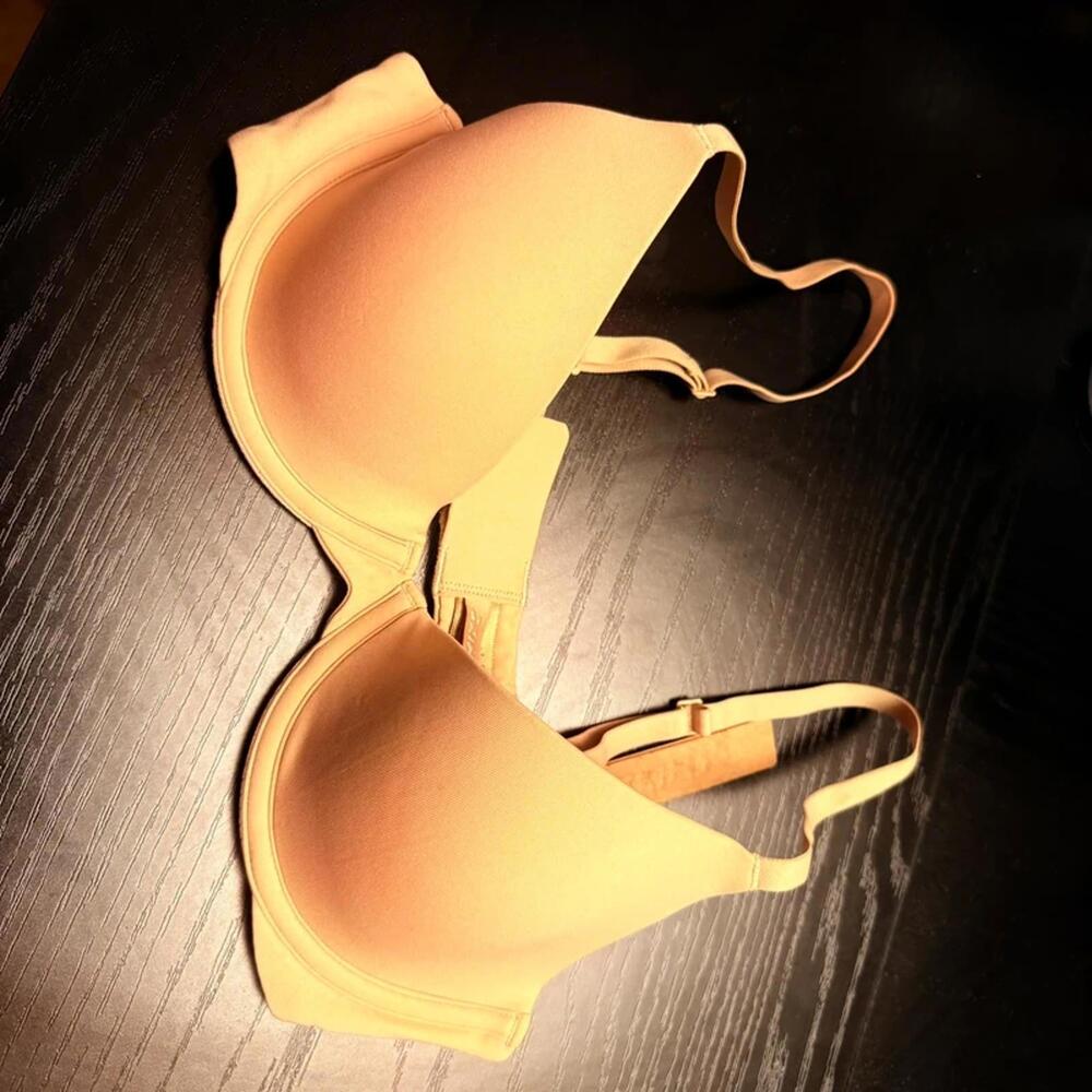 SKIMS Tan Toned Seamless Molded Bra